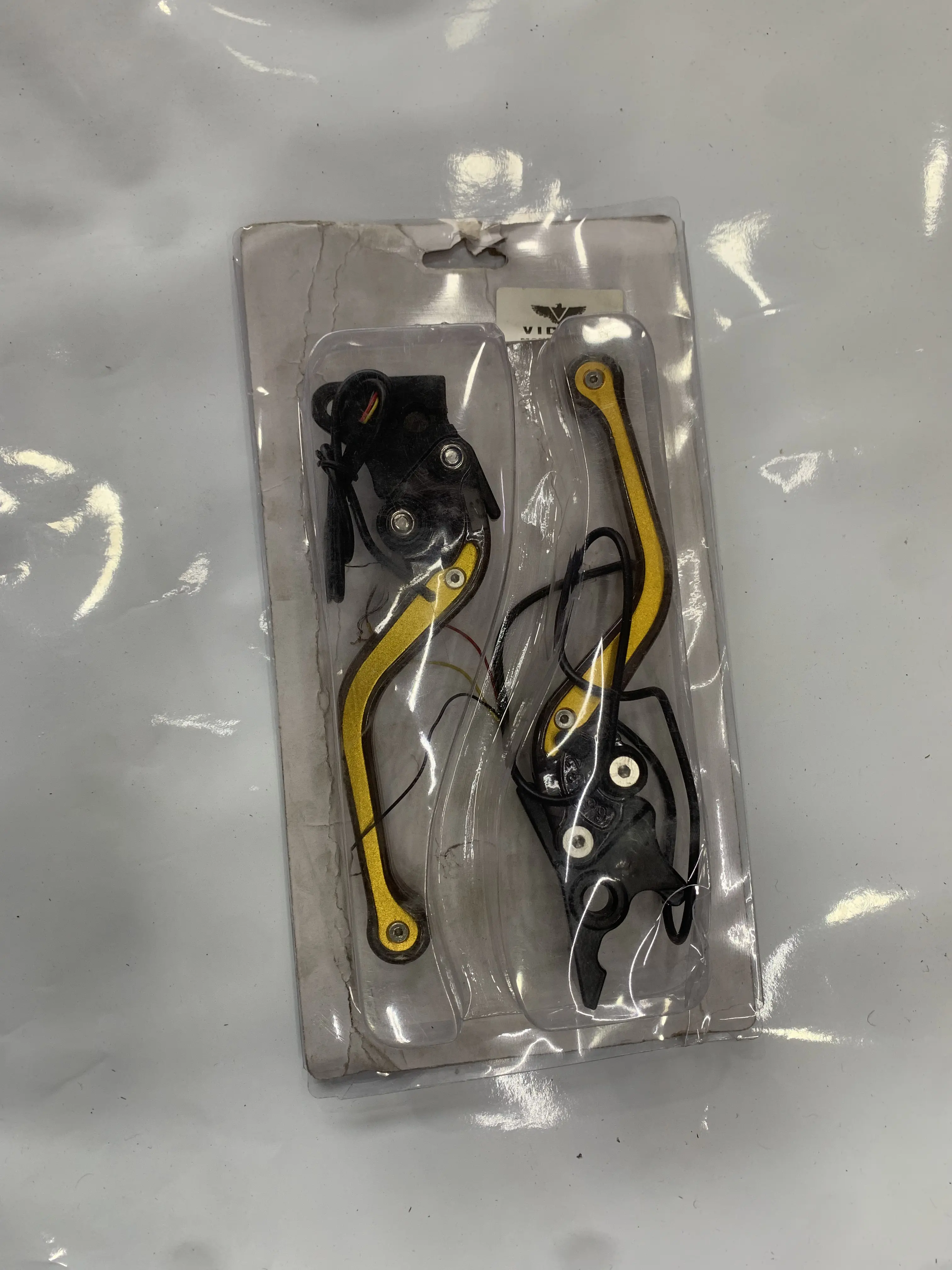 victor مقابض فرامل - الإكسسوارات - اقتصادي – Levers used to operate a motorcycle’s brakes, allowing safe control over stoppin...