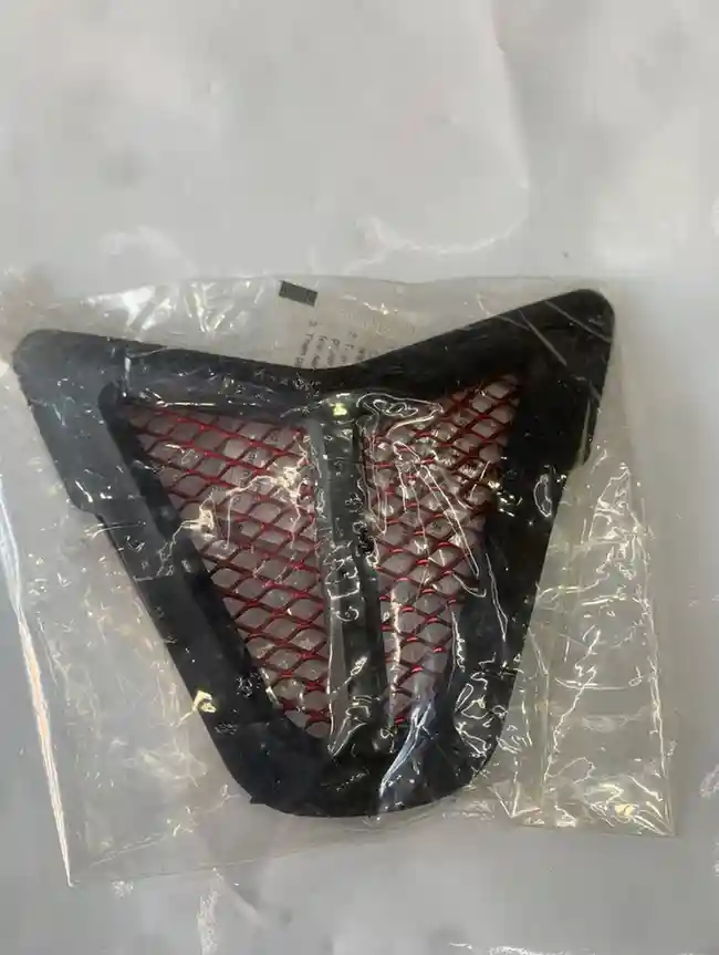 v150 شبك واجهة أمامية - الإكسسوارات - عادي – شبكة تُركب في واجهة الدراجة الأمامية لحمايتها من الأوساخ والحطام وتحسين مظهرها.