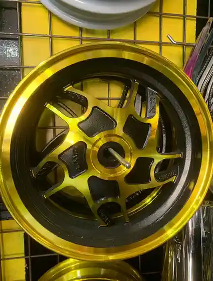 جنط AMS  v150 - الإكسسوارات - عادي – الجزء المعدني الدائري الذي يُركب عليه الإطار ويساعد في تثبيته على الدراجة الناري...