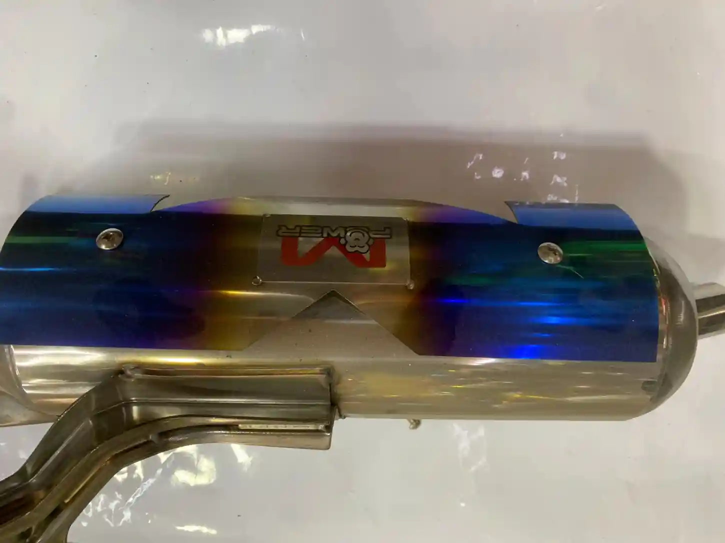 اشكمان نوع 2 - العوادم - عادي – يتميز المنتج بأنه مصنوع من سبائك التيتانيوم بالكامل، مما يجعله خفيف الوزن ومقاوم...