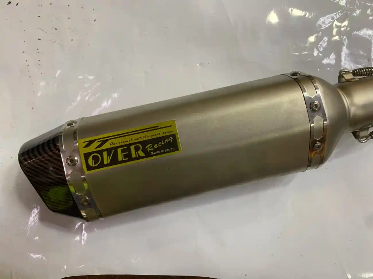 اشكمان نوع 1 - العوادم - عادي – يتميز المنتج بأنه مصنوع من سبائك التيتانيوم بالكامل، مما يجعله خفيف الوزن ومقاوم...