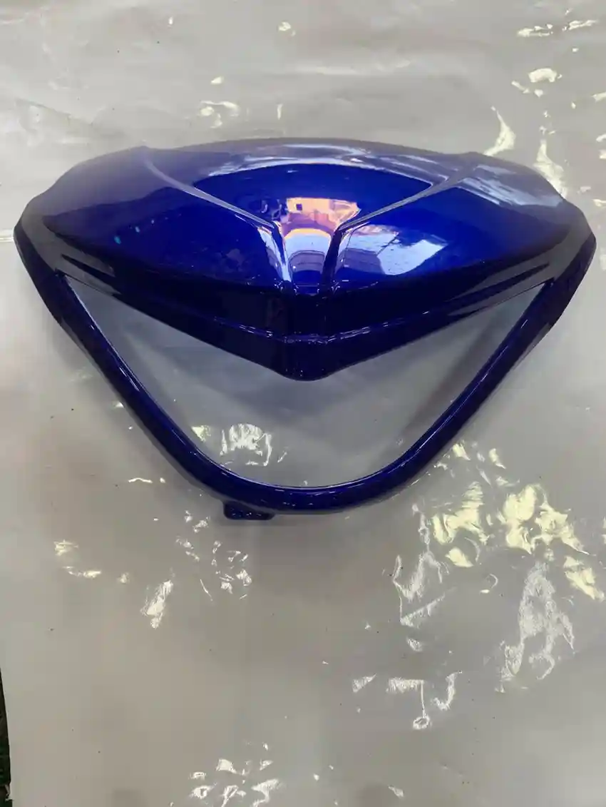 v150 غطاء لوحة القرن الأمامي - الإكسسوارات - عادي – غطاء يُركب على لوحة القرن الأمامية لحمايتها من الأتربة والعوامل الخارجية وتحسين...