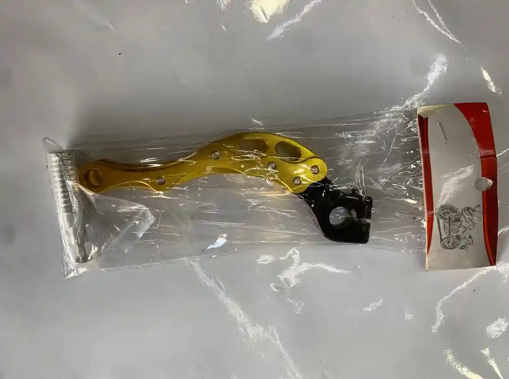 مقبض دبرياج نوع 1 - الإكسسوارات - عادي – ذراع القابض هو مقبض على مقود الدراجة النارية يُستخدم لفصل أو توصيل طاقة المحرك ب...