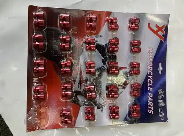 طبات بلف نوع 1 - الإكسسوارات - عادي – أغطية صمام العجلات تحمي صمام الإطار من الغبار والرطوبة وتضيف لمسة جمالية إلى مظه...