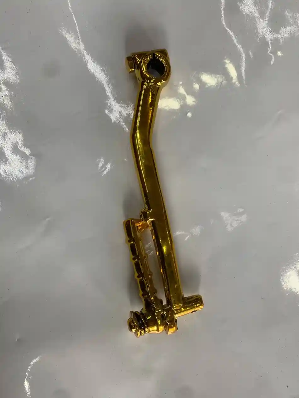 مانيفيل نوع 1 - الإكسسوارات - عادي – المِحور (المانيفيل) يحوّل حركة الدواسات أو المحرك إلى طاقة دورانية لتشغيل الدراج...