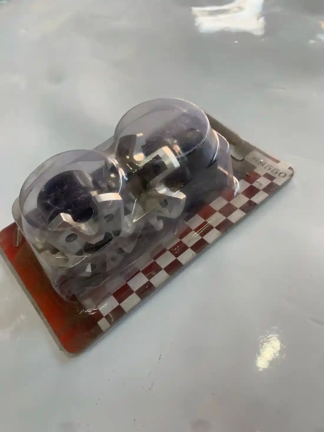 سلايدر دولاب نوع 1 - الإكسسوارات - عادي – سلايدر الدولاب  يحمي العجلة والإطار من الخدوش والأضرار في حال سقوط الدراجة أو اح...