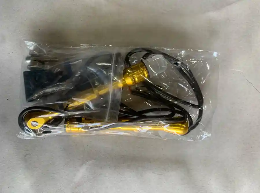 انتين LED - الإكسسوارات - عادي – هذه القطعة هي إكسسوار يضيف لمسة جمالية وأنيقة إلى الدراجة النارية. LED