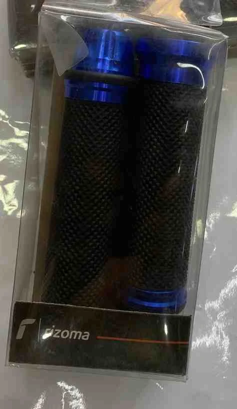 مقبض يد RIZOMA - المقابض والمرايا - عادي – مصنوعة من مطاط متين ومقاوم للتآكل، وتم تصميمها لتوفير الراحة أثناء الرحلات الطوي...