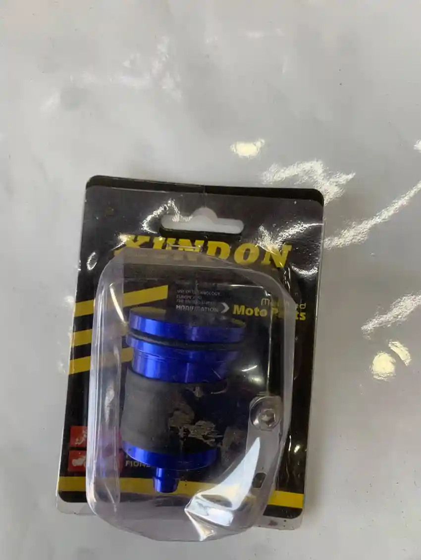 علبة زيت فرامل - الإكسسوارات - عادي – علبة زيت الفرامل تحتوي على سائل الفرامل الذي يُشغّل نظام الكبح في الدراجة الناري...