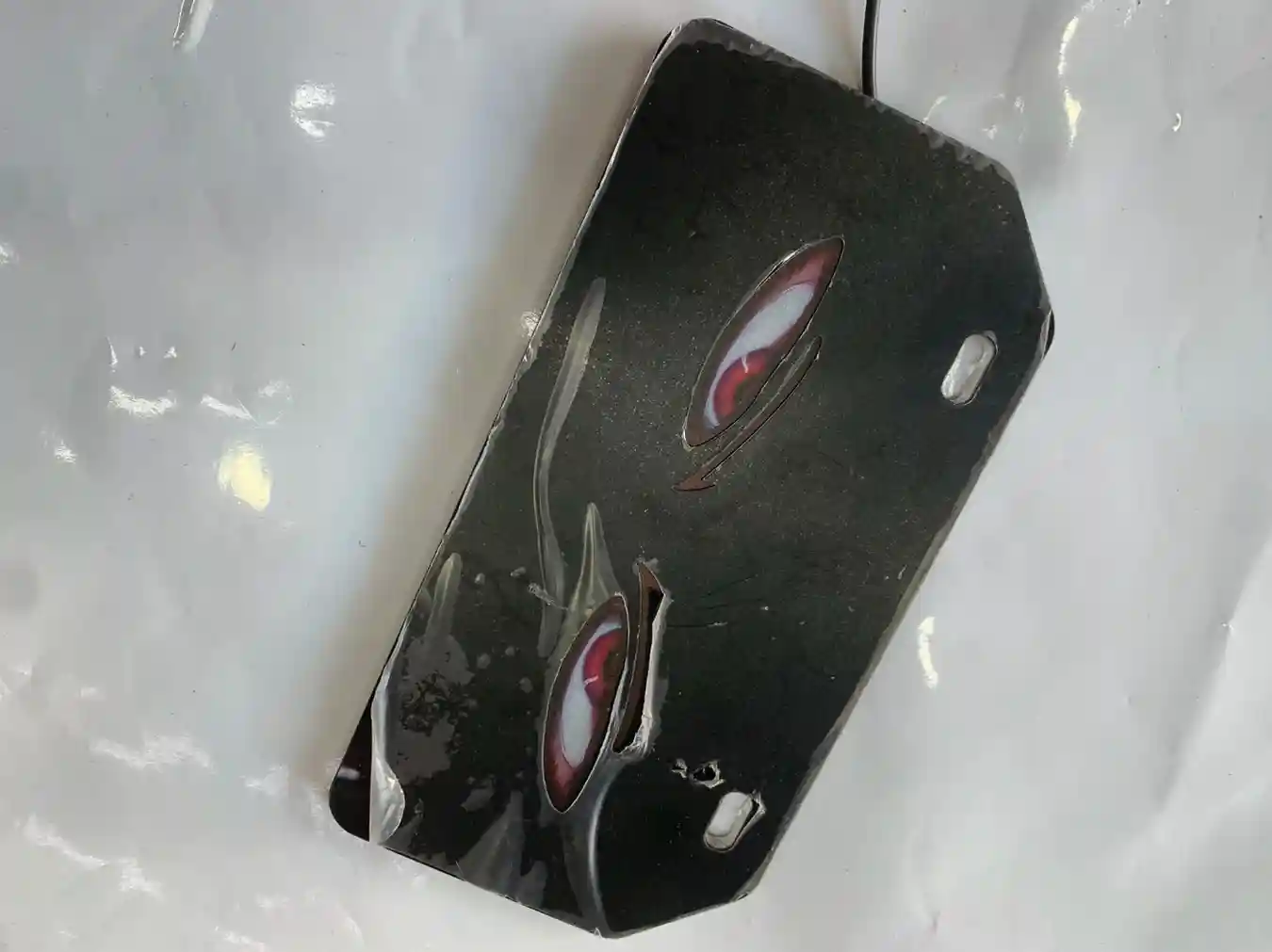 لوحة LED عيون - الإكسسوارات - عادي – لوحة LED العيون تحسن مظهر خلفية الدراجة النارية بواسطة أضواء LED ساطعة، مما يزيد...