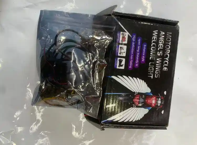 ضوء أجنحة - الإضاءة - عادي – ضوء يُركب على الجوانب باللون الأحمر أو الملون لإضاءة جانبية وزخرفة شكل الموتوسيك...