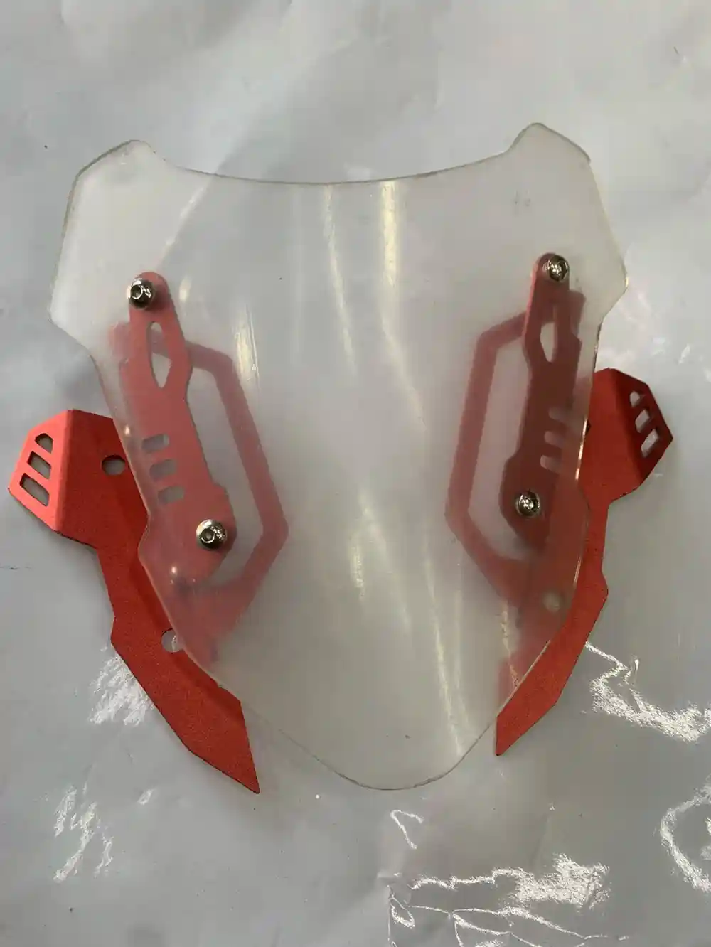 تاج model 2 - الإكسسوارات - عادي – قطعة تُركب على معظم أنواع الموتوسيكلات لأغراض التثبيت أو الزينة.