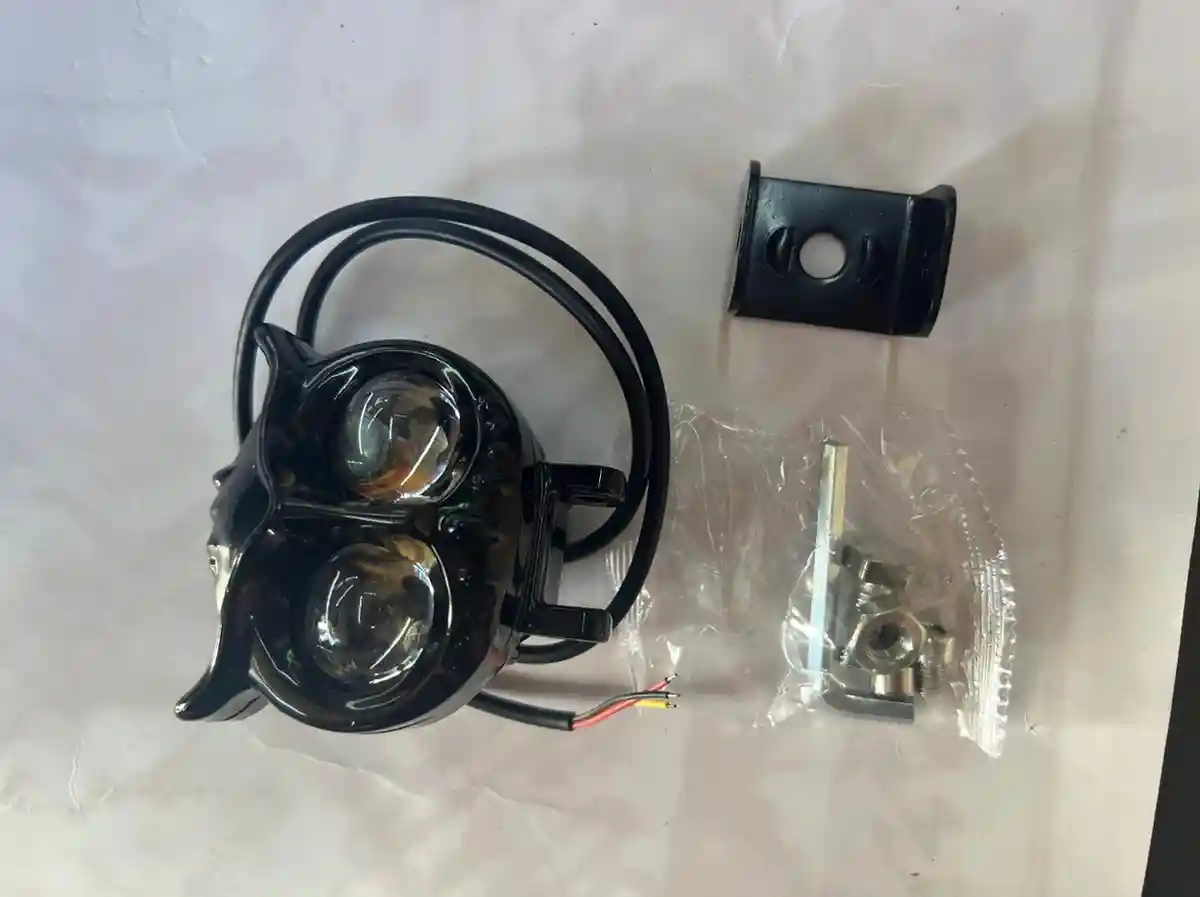 model 2 ضوء LED بشكل بومة - الإضاءة - عادي – ضوء LED بتصميم بومة أنيق، يضيء باللونين الأصفر والأبيض لإضافة لمسة مميزة وجذابة...