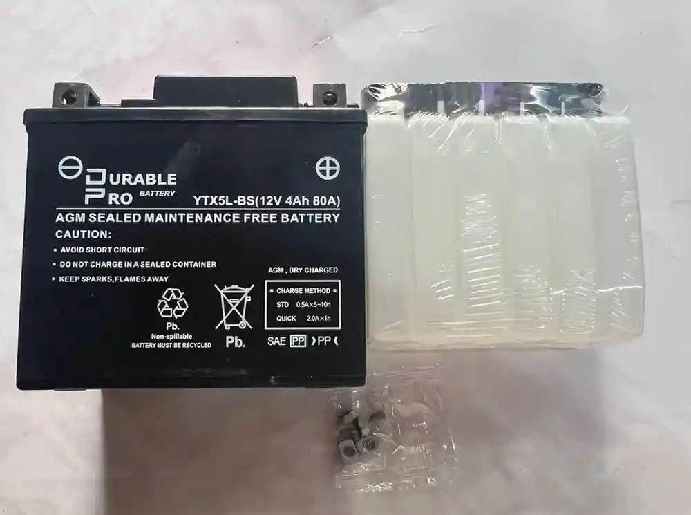 بطارية 12 فولت 4 أمبير - القطع الكهربائية - أصلي – بطارية قوية بجهد 12 فولت وسعة 4 أمبير، توفر طاقة مستقرة لتشغيل الموتوسيكل بكفاءة...