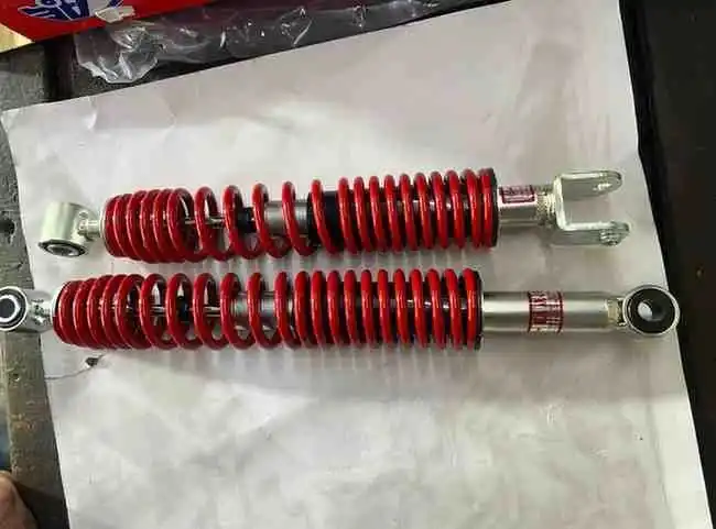 طقم ممتص الصدمات NewFreeWay - الهيكل والإطار - عادي – طقم ممتص الصدمات عالي الجودة مصنوع في تايوان، يقلّل الاهتزازات والصدمات لضمان قي...