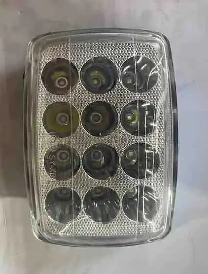 ضو LED مستطيل للدراجة النارية - الإضاءة - عادي – ضو LED مستطيل بإضاءة جيدة وشرائط بسيطة، مناسب للاستخدام اليومي. خيار عملي وموثوق...