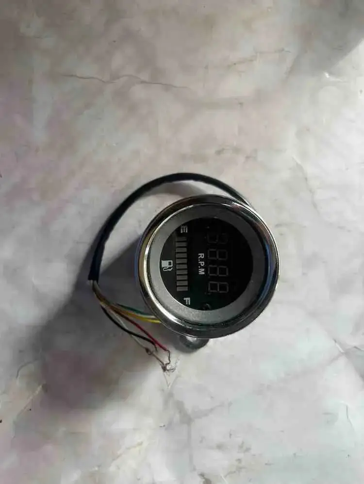 ساعة دراجة 3 في 1 - القطع الكهربائية - عادي – ساعة 3 في 1 تعرض الـRPM وعداد البنزين والعداد (الكيلومترات) بوحدة واحدة مدمجة. م...