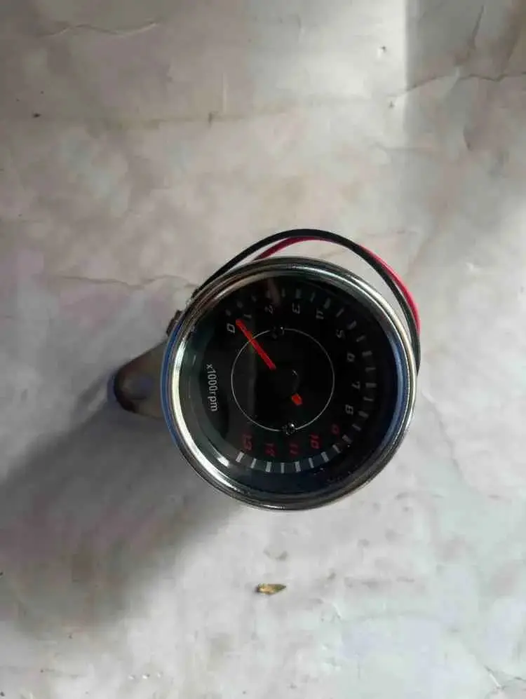 عداد السرعة بالدورات (RPM) - القطع الكهربائية - عادي – يقيس عدد دورات المحرك في الدقيقة، ويساعد السائق على متابعة الأداء وتجنب زيادة ال...