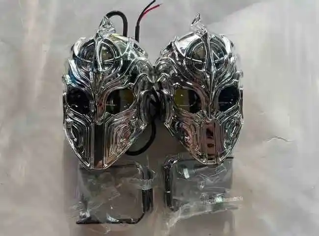 بروجيكتور حديدي أصفر وأبيض - الإضاءة - عادي – بروجيكتور متين من الحديد باللونين الأصفر والأبيض، يوفّر إضاءة ساطعة وموثوقة للفع...