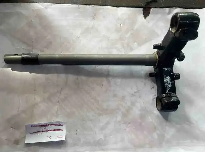 ملقط GR - أجزاء التوجيه - عادي – ملقط لدراجات GR، يربط الشوكات بالإطار لضمان ثبات التوجيه والسيطرة الموثوقة.