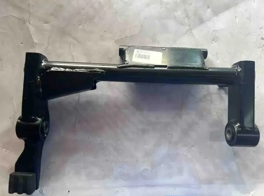 قاعدة المحرك GR original - قطع المحرك - أصلي – قاعدة المحرك لدراجات GR، تثبت المحرك في الإطار وتقلل الاهتزازات لضمان أداء مستقر...