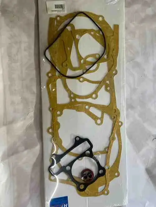 طقم جوانات كامل V150 - قطع المحرك - عادي – طقم جوانات كامل لدراجات V150، يضمن إحكام إغلاق المحرك ومنع التسرب لتحقيق أداء مث...