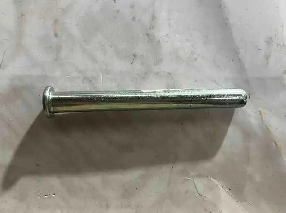 محور القاعدة الوسطية Part - الهيكل والإطار - عادي – محور القاعدة الوسطية لدراجات Part، يوفر دعمًا ثابتًا ودورانًا سلسًا للقاعدة الوس...