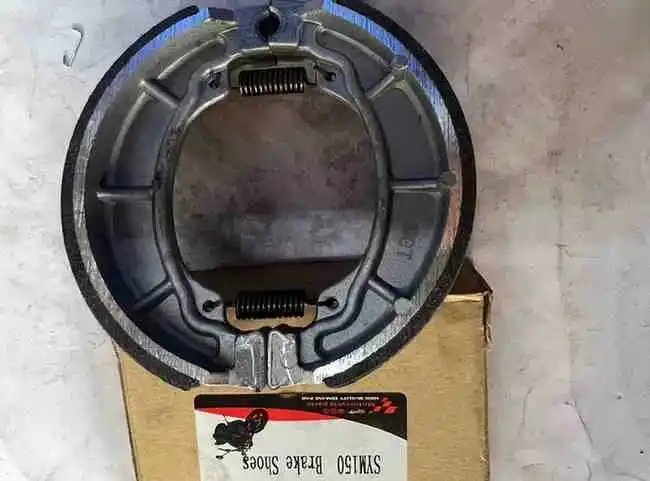 فحمة فرامل خلفية Part - أجزاء الفرامل - عادي – فحمة فرامل خلفية لدراجات Part، توفر قوة فرملة عالية وأداء إيقاف موثوق.