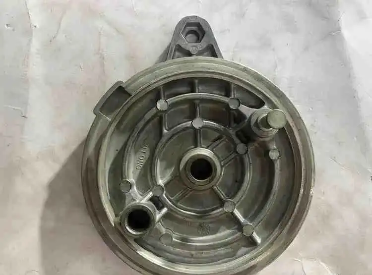 صحن فحمة فرامل خلفية Part - الهيكل والإطار - عادي – صحن فحمة فرامل خلفية من الألمنيوم، خفيف ومتين، ويأتي بدون فحمة الفرامل.