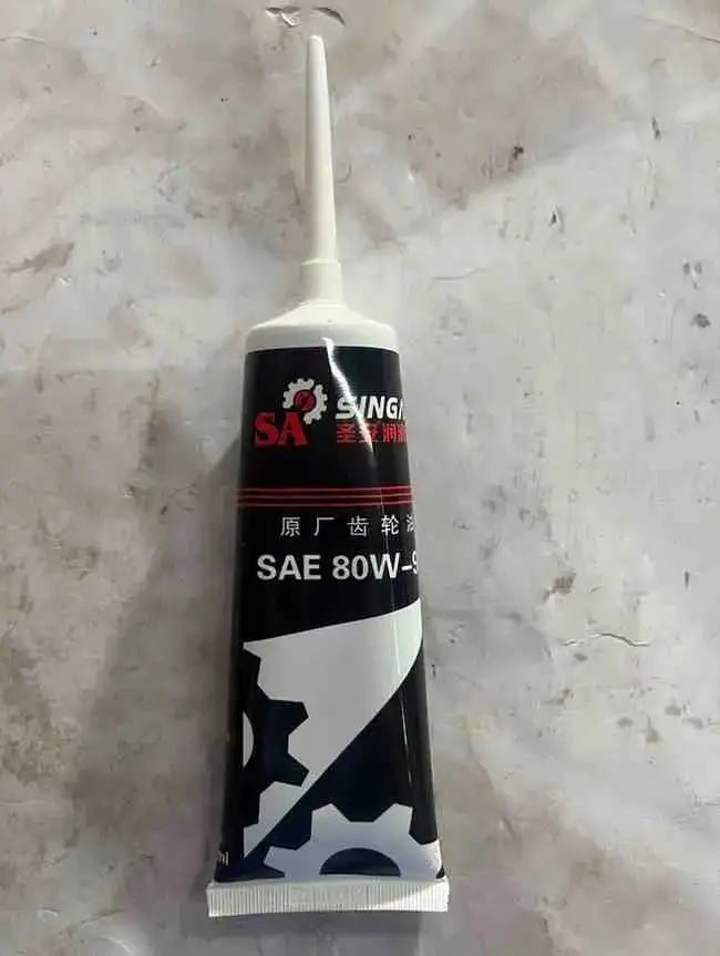 زيت غيار 80W-90 - الفلاتر والزيوت - عادي – زيت غيار 80W-90 عالي الجودة، يوفر حماية لصندوق الغيارات ويقلل الاحتكاك ويضمن تبد...