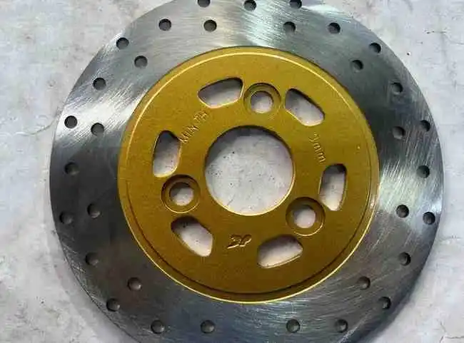 قرص فرامل أمامي – Sweet - أجزاء الفرامل - عادي – قرص فرامل أمامي لدراجات Sweet، يوفّر قوة فرملة عالية وأداء إيقاف موثوق.