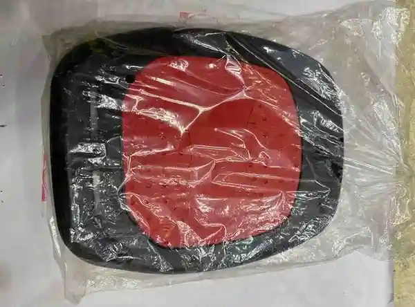 غطاء حامل خلفي – V150 - الإكسسوارات - عادي – غطاء حامل خلفي لدراجات V150، يمنح مظهرًا أنيقًا ويحمي منطقة الحامل الخلفي.